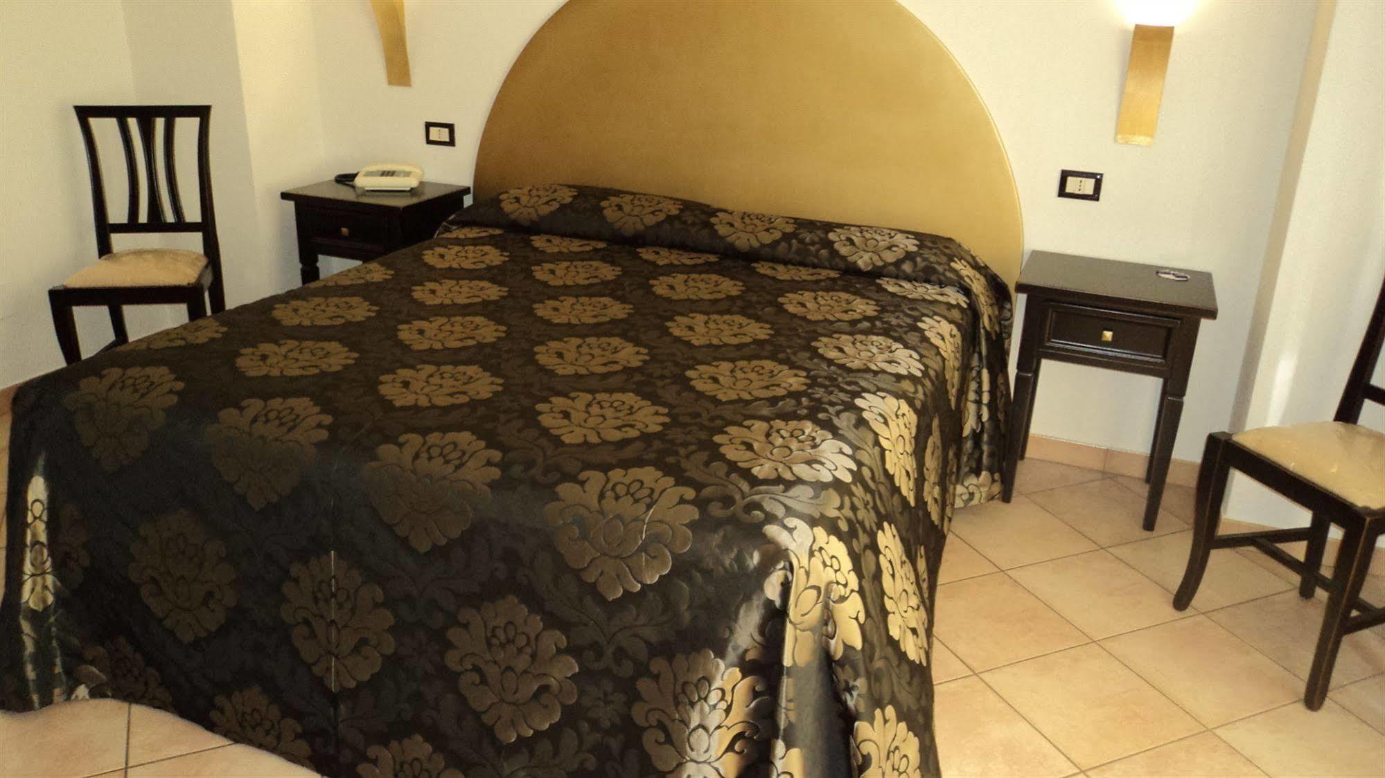 Hotel Rossi Manciano Εξωτερικό φωτογραφία